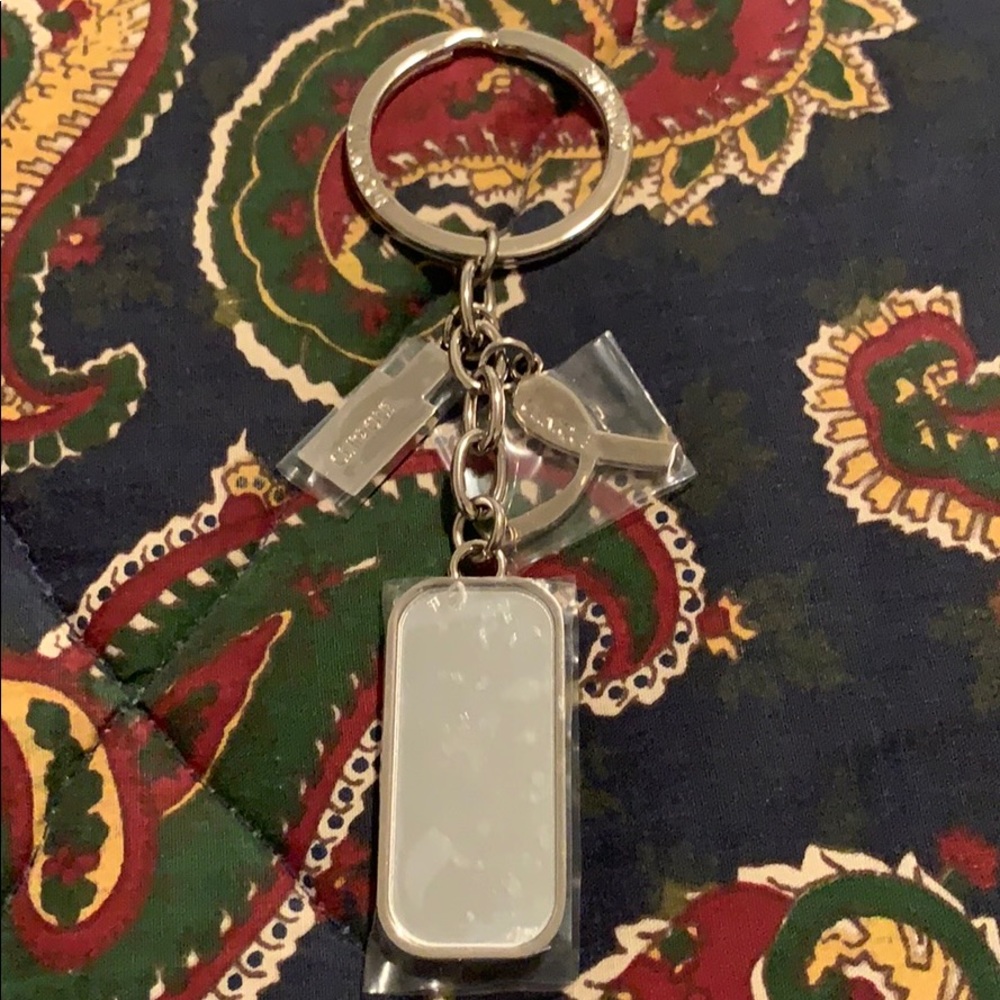 Brand New Clinique Key Chain with Mirror - Picture 2 of 2